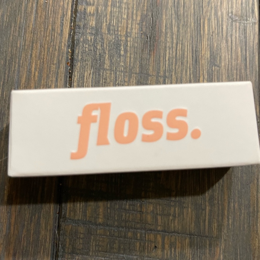 Floss The Concierge cheek and lip tint Sandles